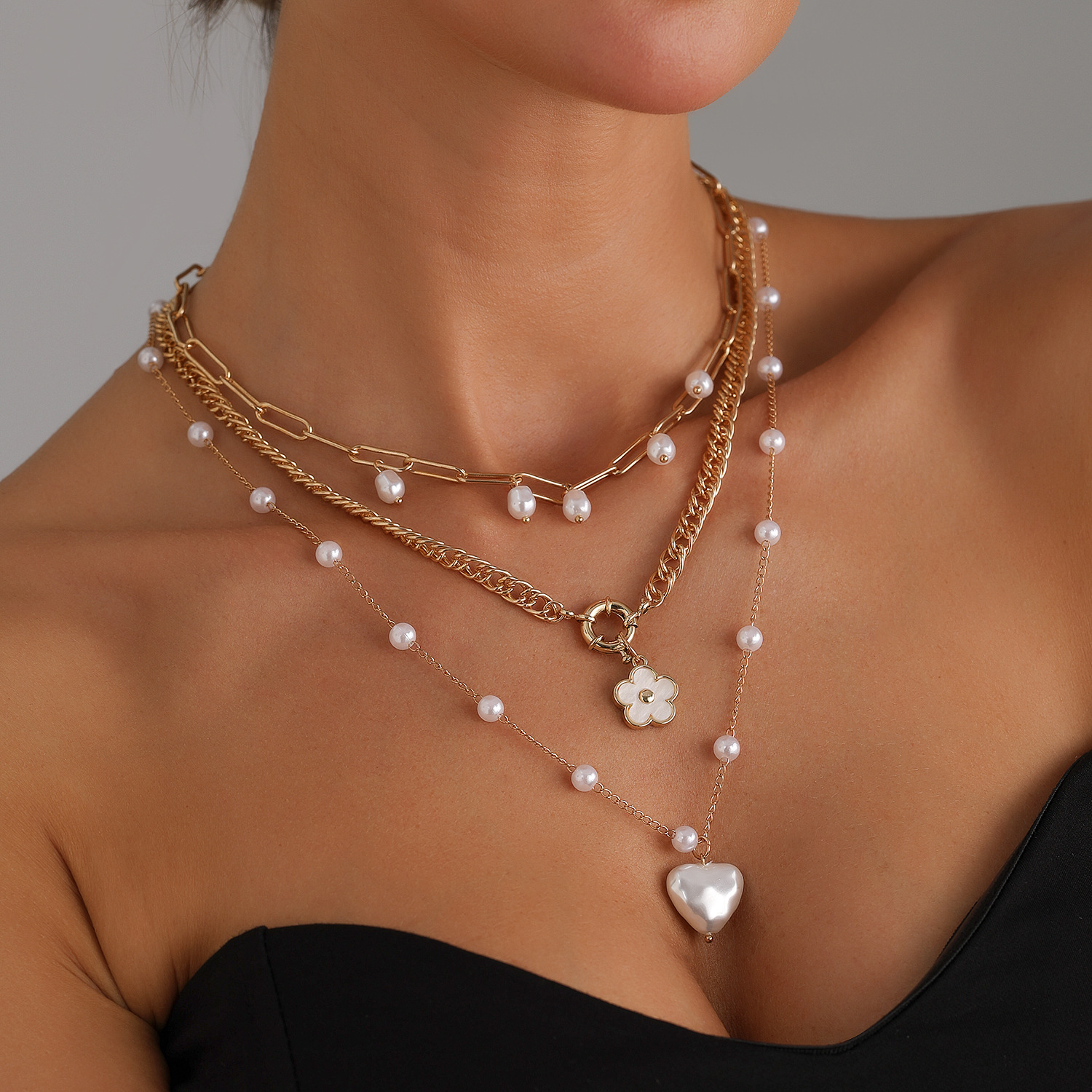 Vintage Pearl Flower Necklace  - Vintage Fashion Revival avis et prix