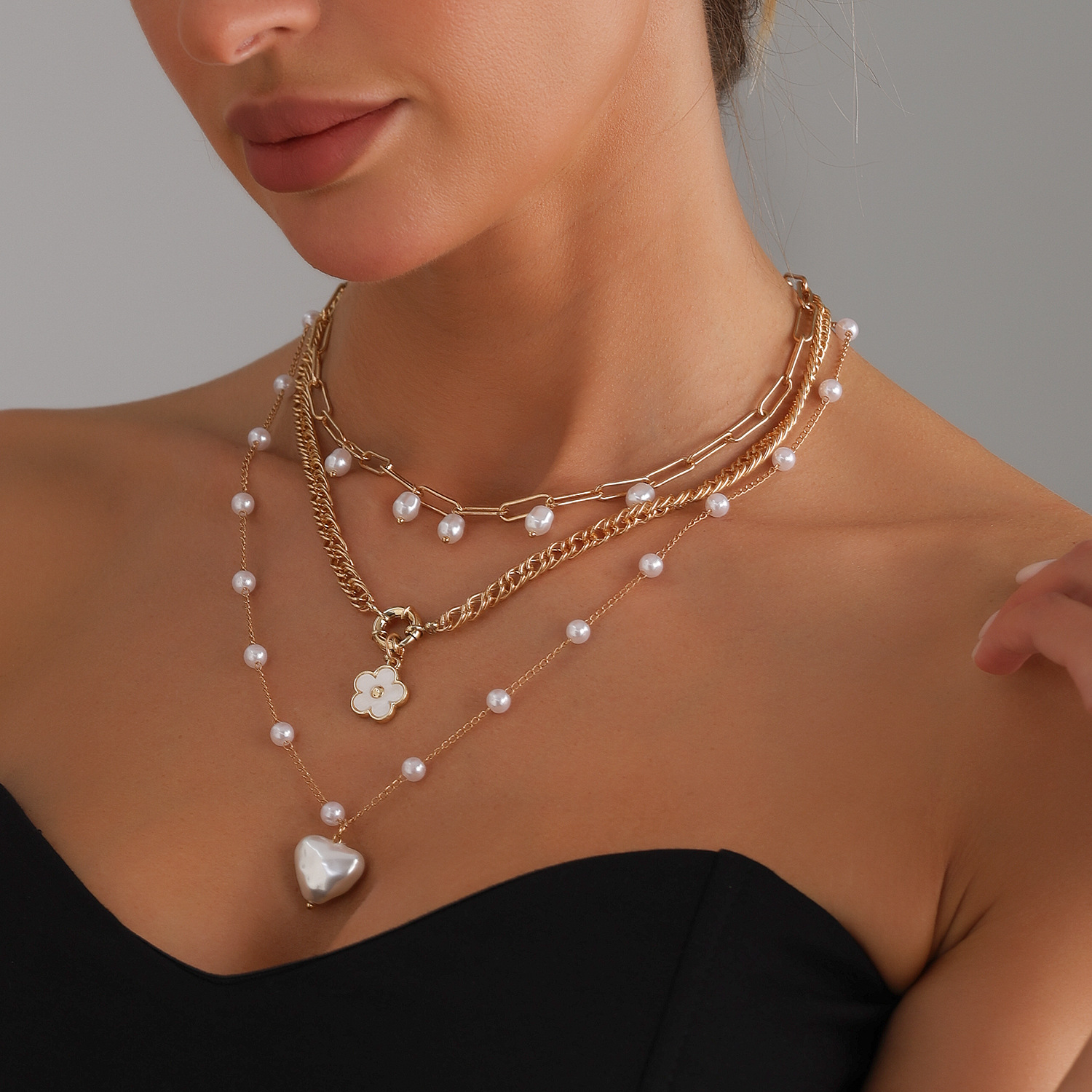 Vintage Pearl Flower Necklace  - Vintage Fashion Revival avis et prix