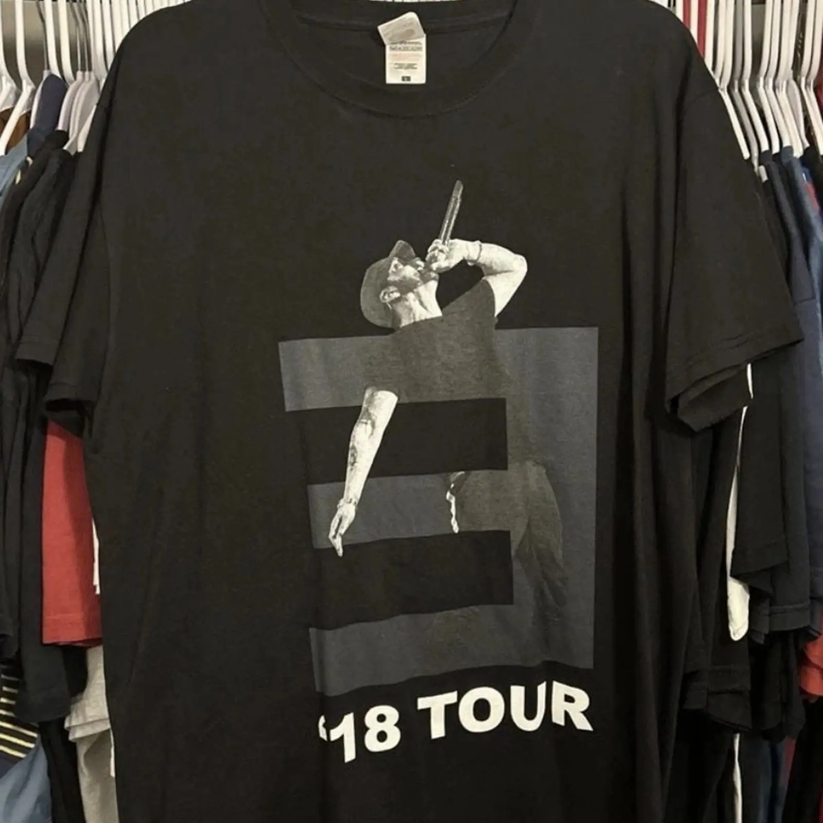 Eminem 2018 Revival Europe Tou - Vintage Fashion Revival avis et prix