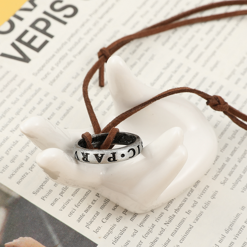 Game Anime Leather Chain Ring  - Vintage Fashion Jewelry avis et prix