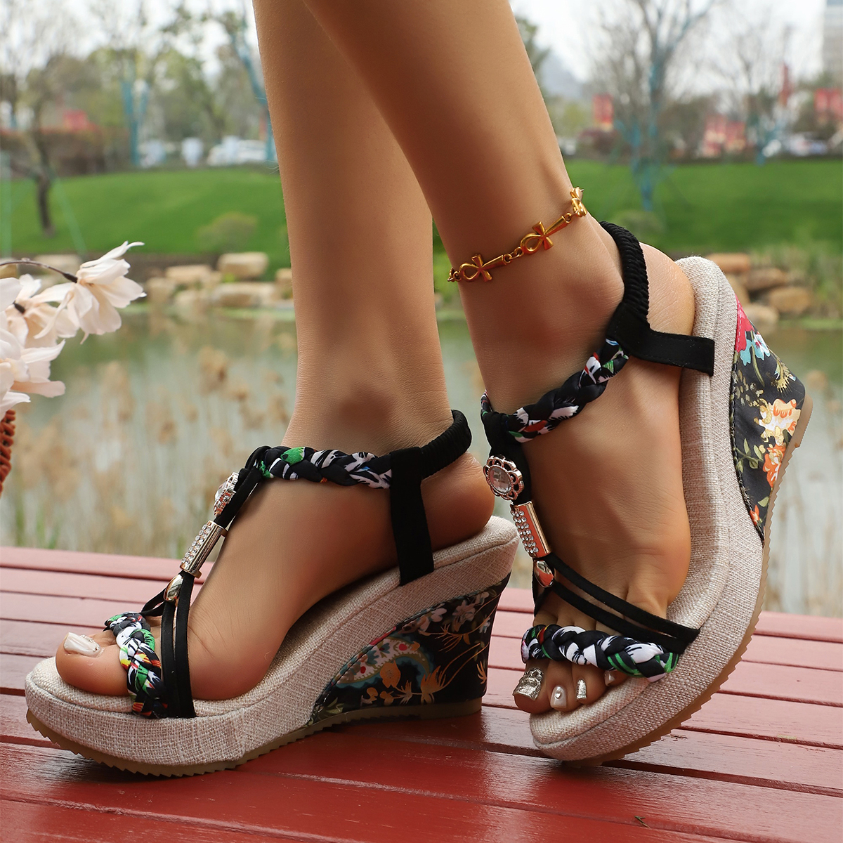 Vintage Rivet Decor Wedge Sand - Vintage Fashion Plus Size avis et prix