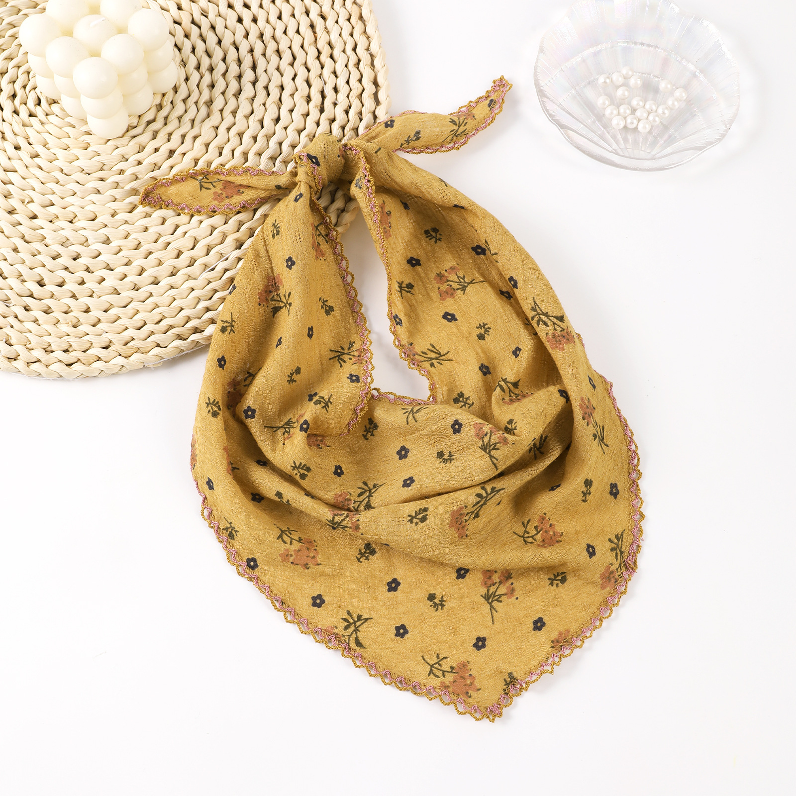 Country-style floral triangle  - French Vintage Fashion avis et prix