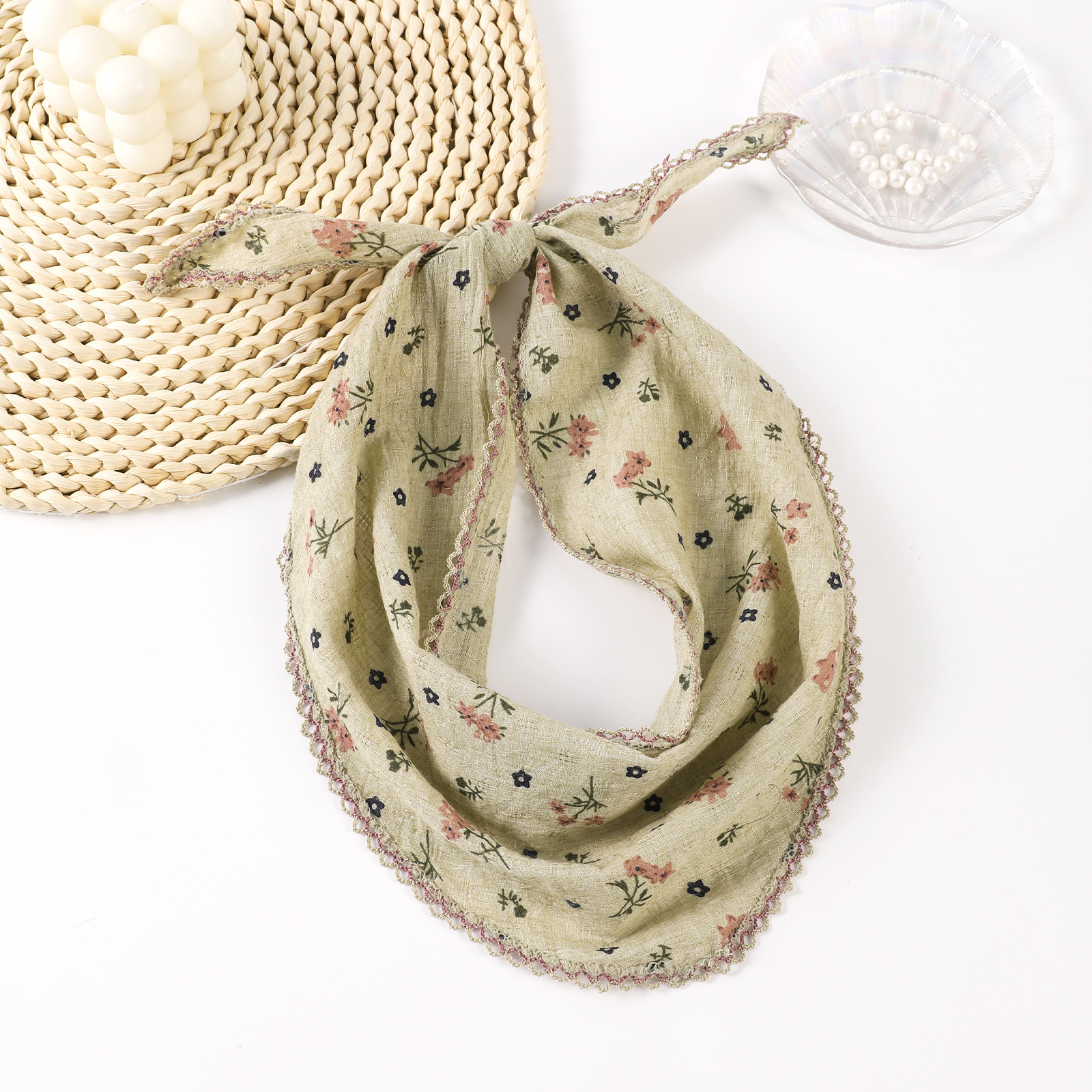 Country-style floral triangle  - French Vintage Fashion avis et prix