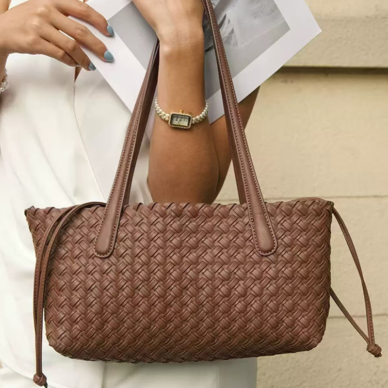 Hollow Woven Crossbody Shoulde - Vintage Fashion Market avis et prix