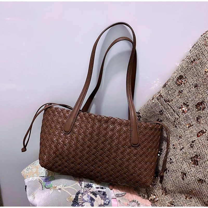 Hollow Woven Crossbody Shoulde - Vintage Fashion Market avis et prix